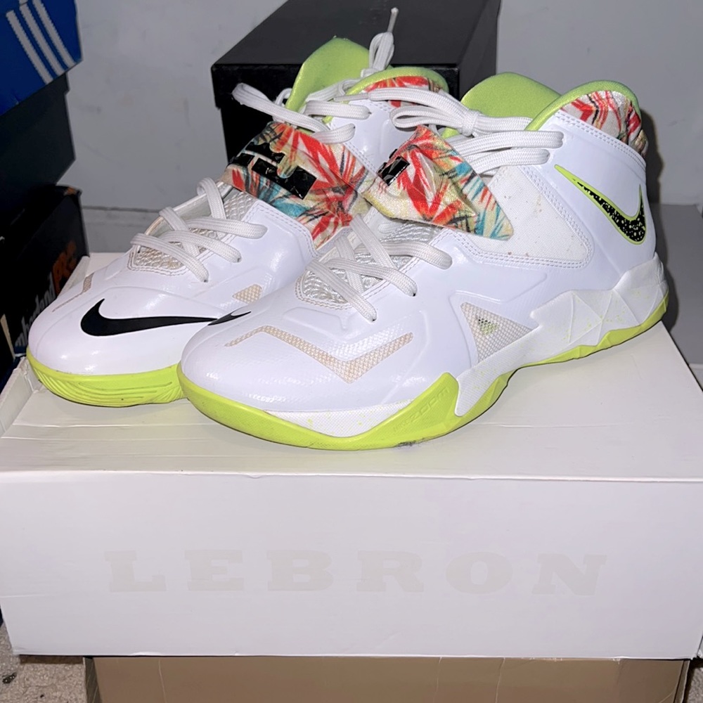 Lebron’s Nike Zoom Soilder VII